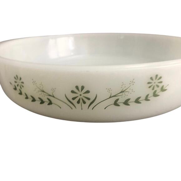 Vintage Glasbake Milk Glass Daisy Casserole Dish 9X2 - Picture 5 of 6
